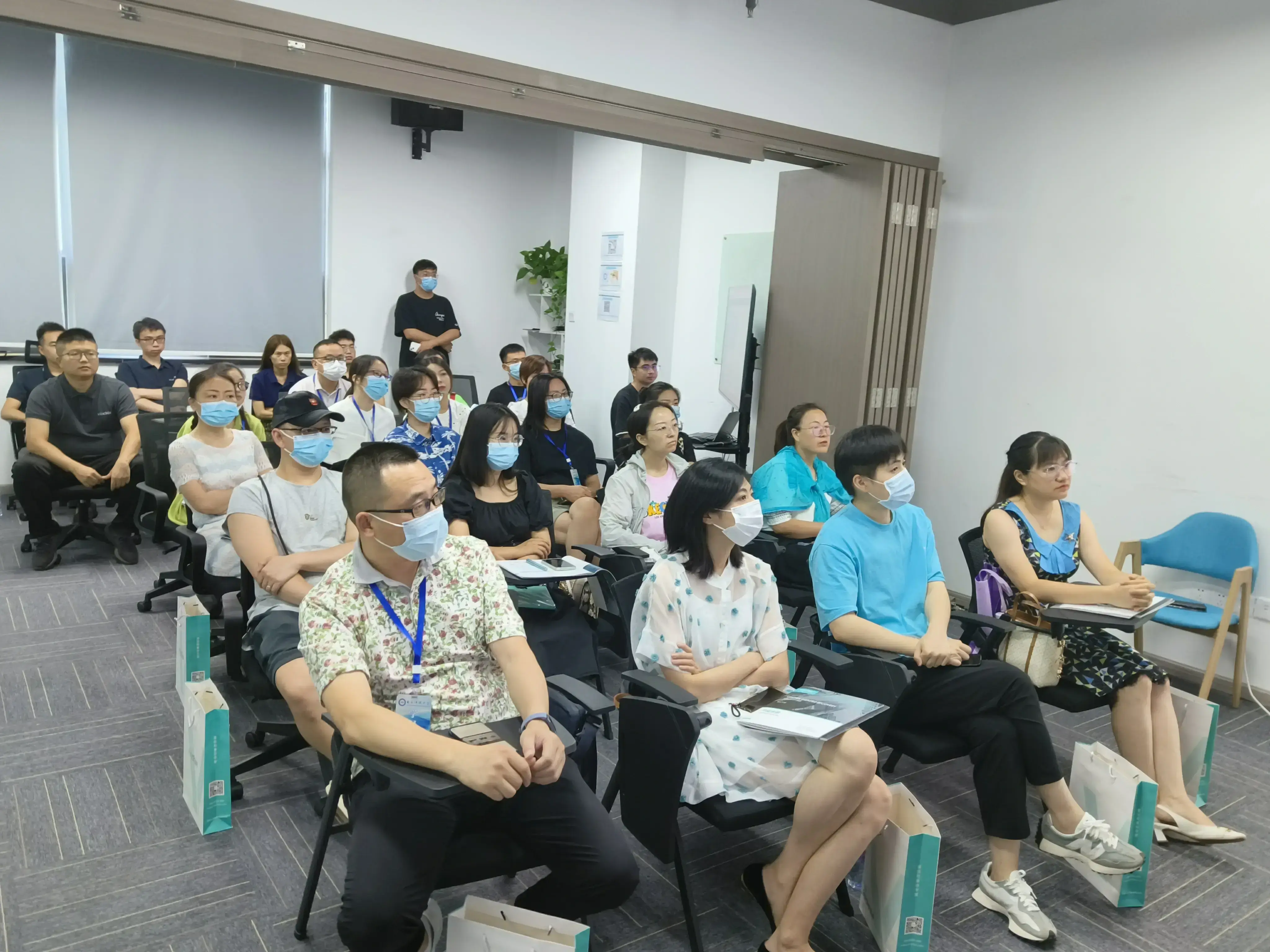 电子科技大学，国培基地，四川班，云祺，教育行业备份，高校灾备，高校数据安全，数据保护，虚拟机备份，灾备，容灾，备份，数据库，异地副本